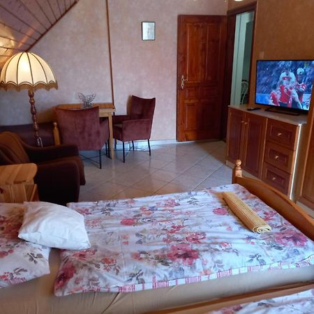 Gizella Haz Apartman Keszthely Kültér fotó