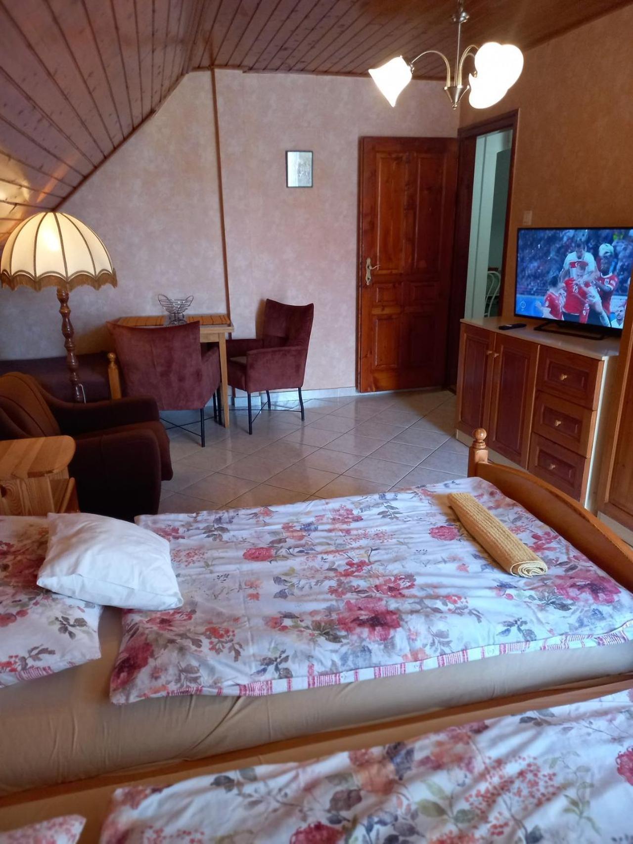 Gizella Haz Apartman Keszthely Kültér fotó